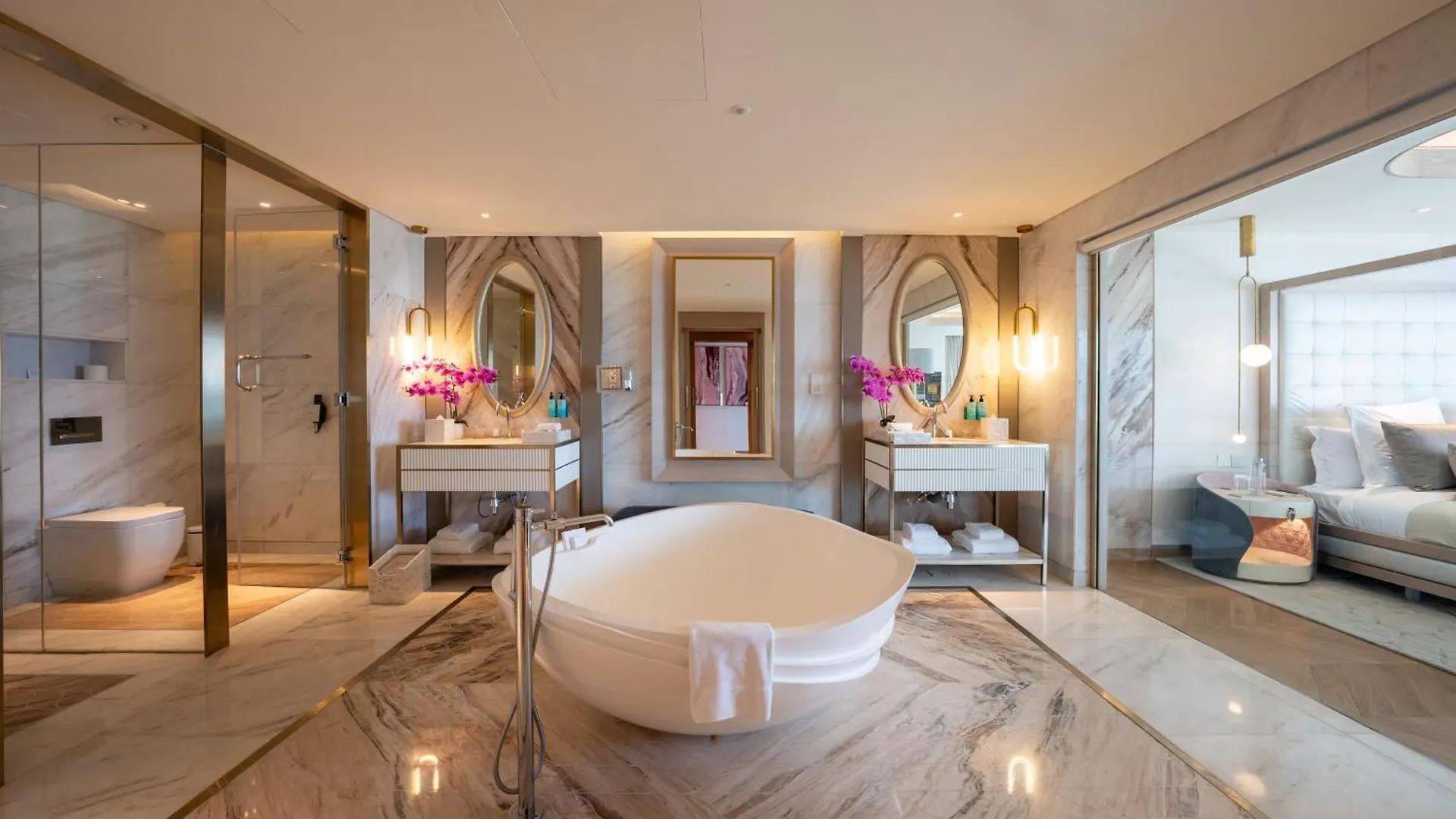 Five Luxe Hotel Dubai 5*,