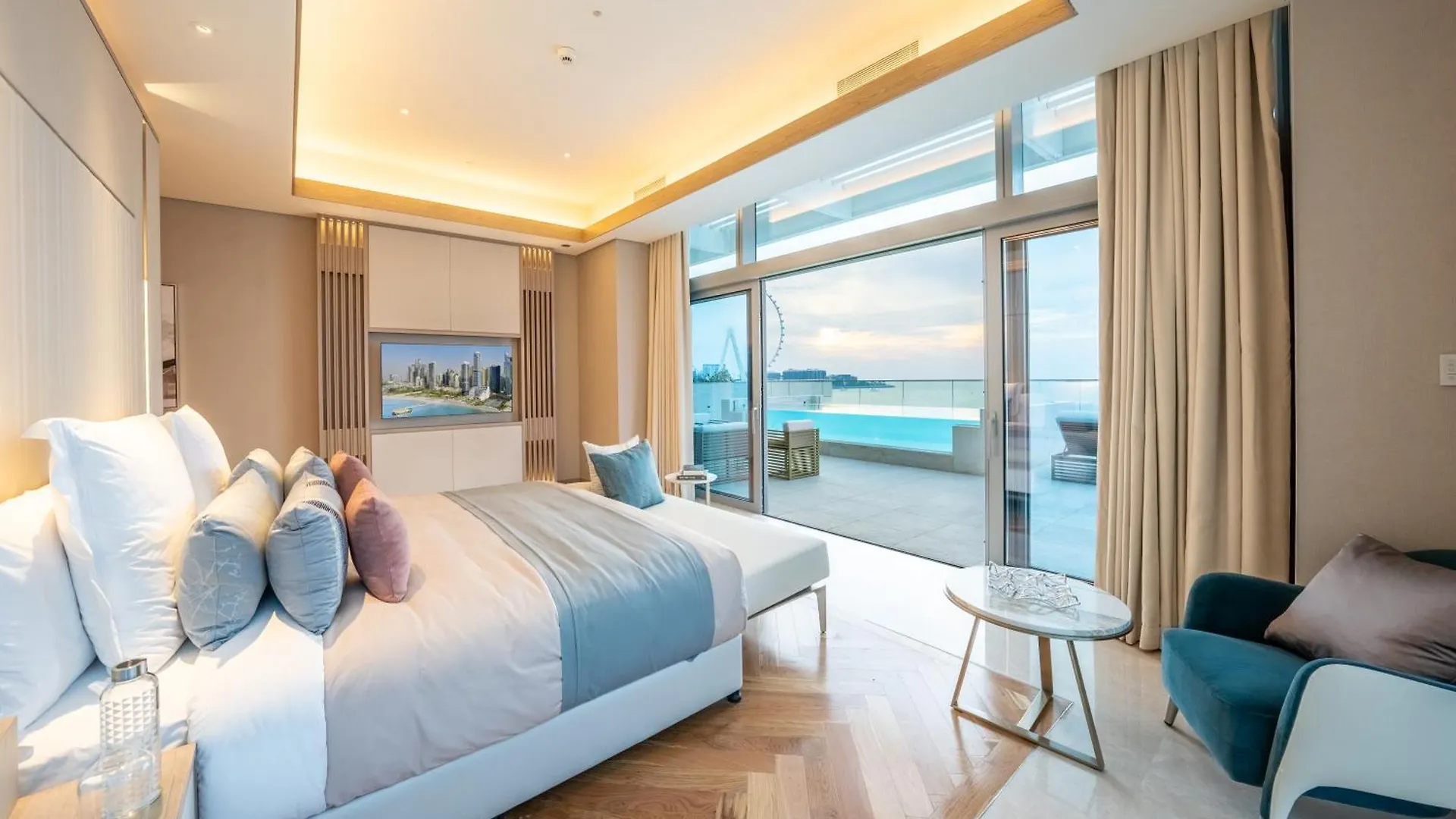 Five Luxe Hotel Dubai