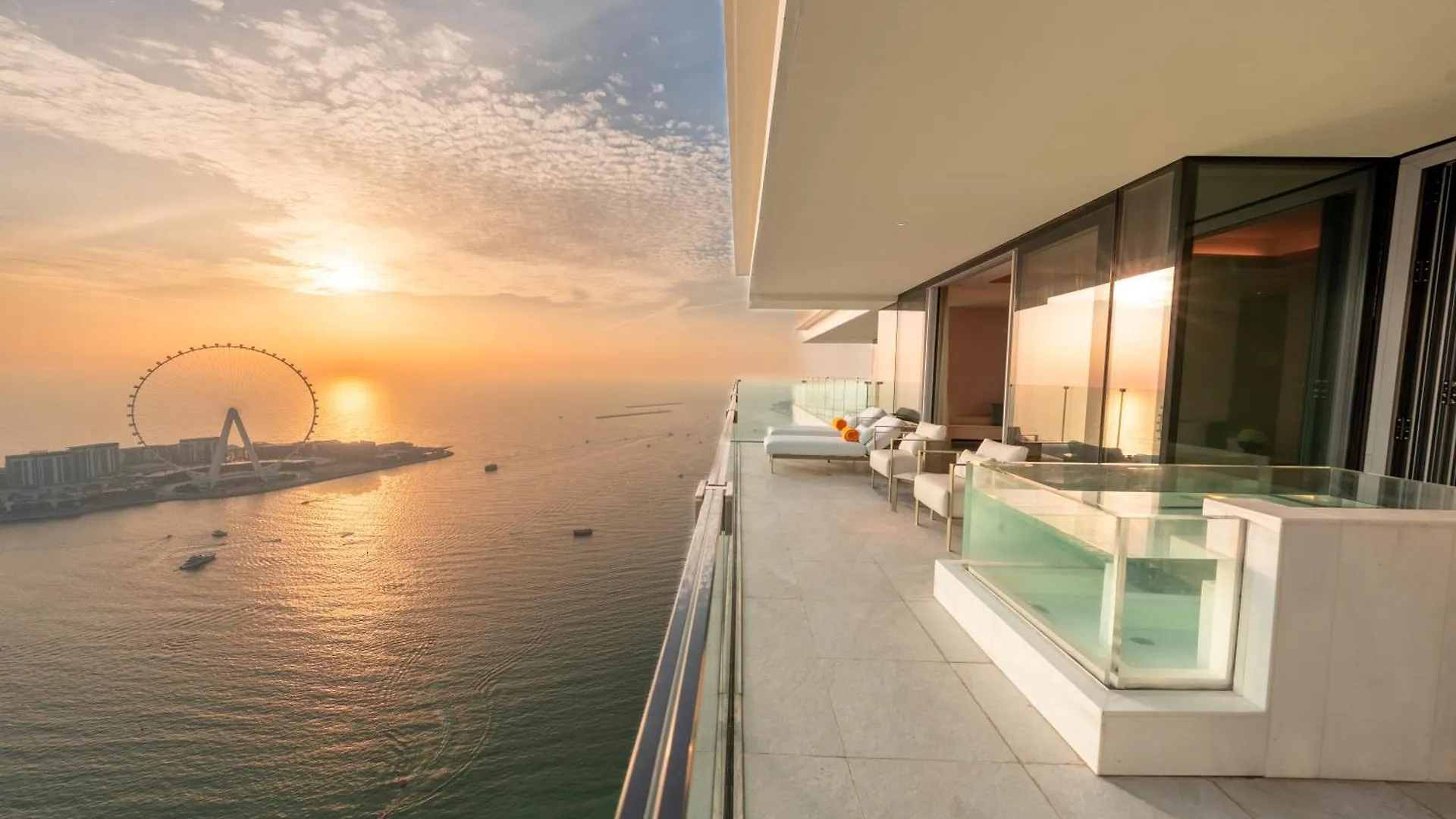 Five Luxe Hotel Dubai