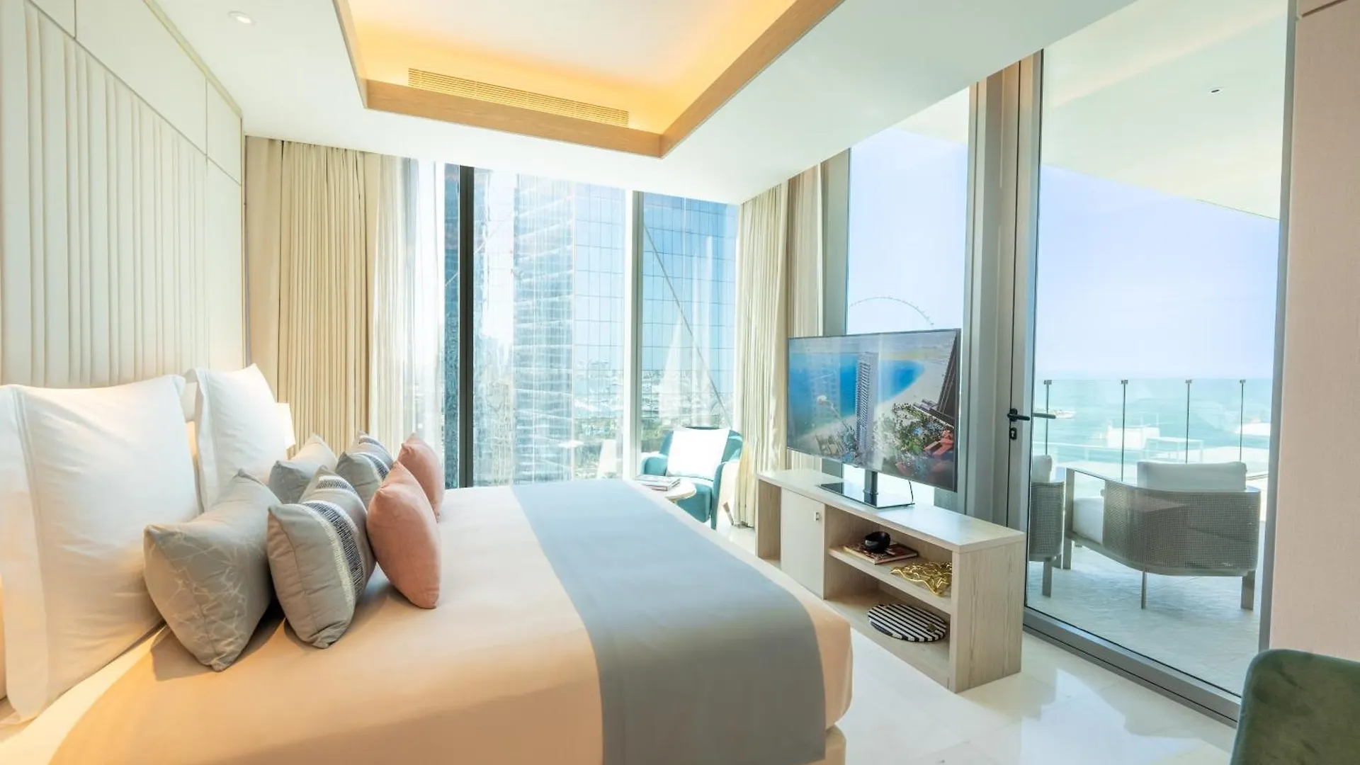 Five Luxe Hotel Dubai
